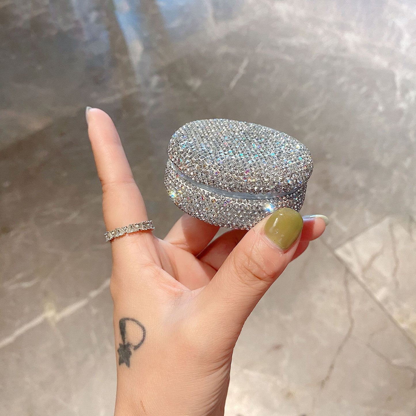diamond-encrusted loose powder box