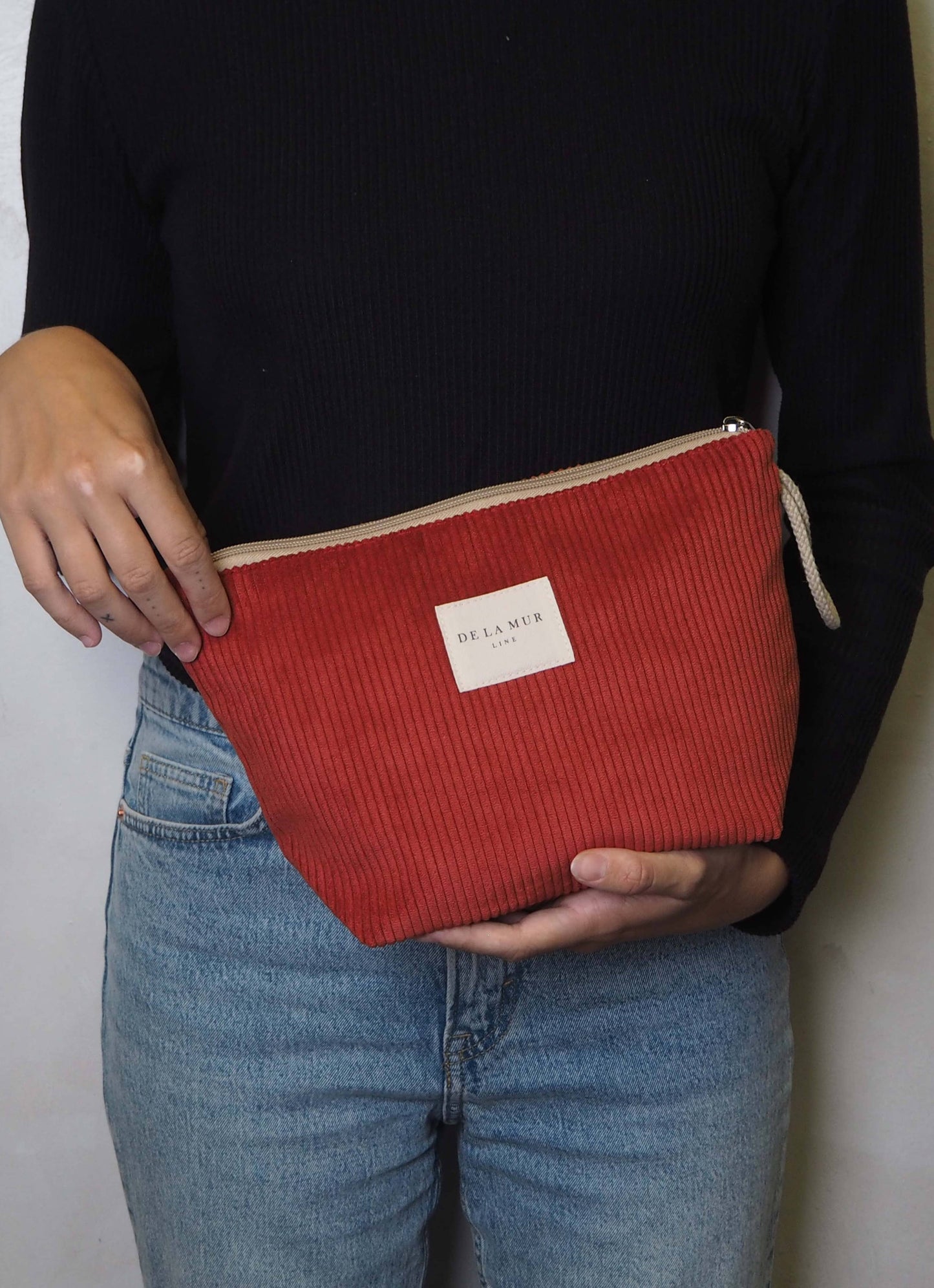 De La Mur - Red Toiletry Bag