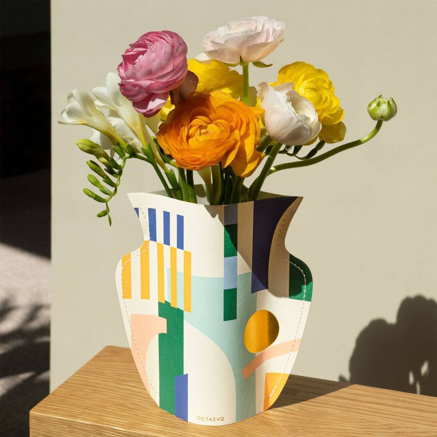 54 Celsius - OCTAEVO Emporio Mini Paper Vase, Flower Vase & Card Set