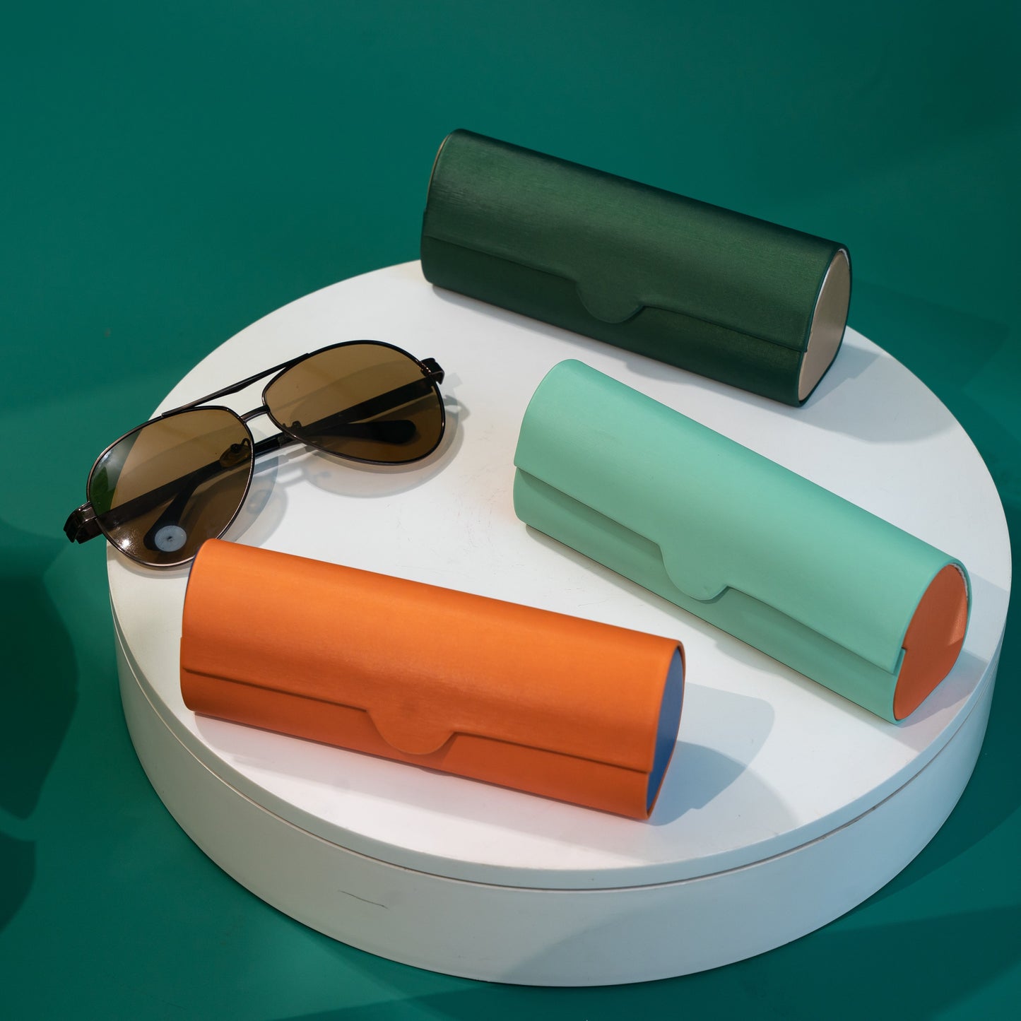 Vintage-Inspired Magnetic Retro Cylindrical Design Glasses Case