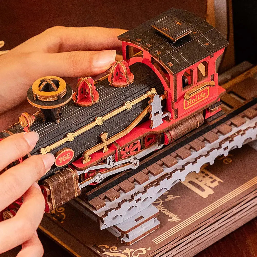 Robotime - TGE01 Century Train Rolife DIY Booknook Puzzles DIY Wooden