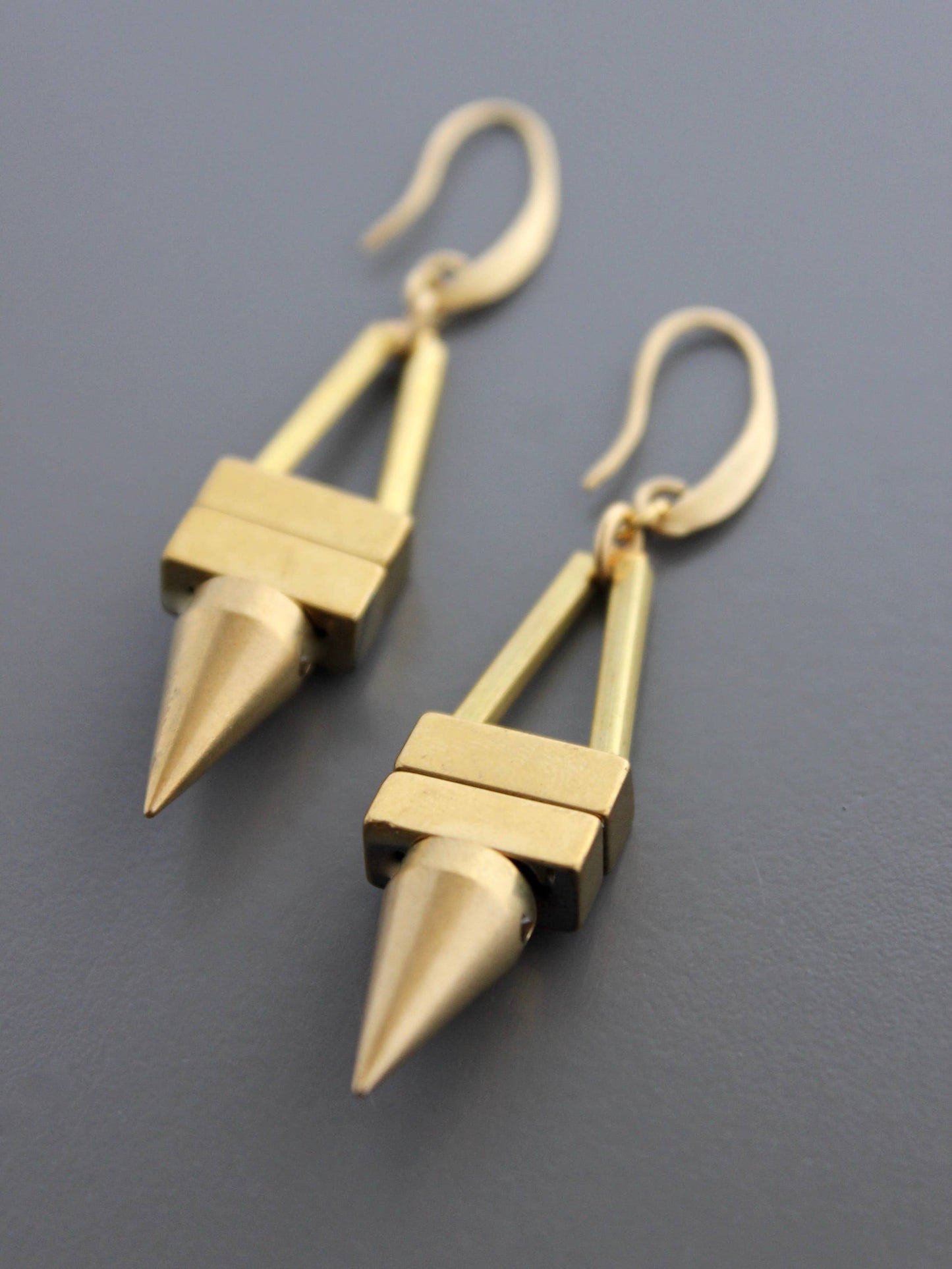 David Aubrey Jewelry - Geometric hematite and brass spike earrings