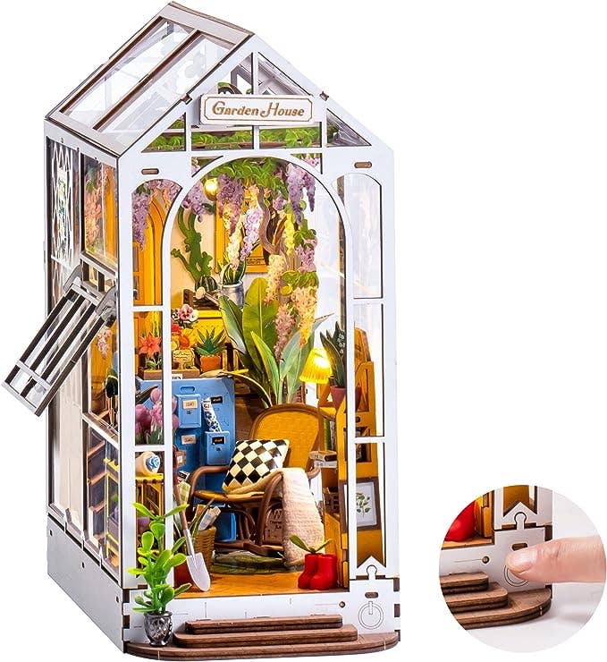 Robotime - TGB06 Garden House Rolife Book Nook Kit DIY Miniature