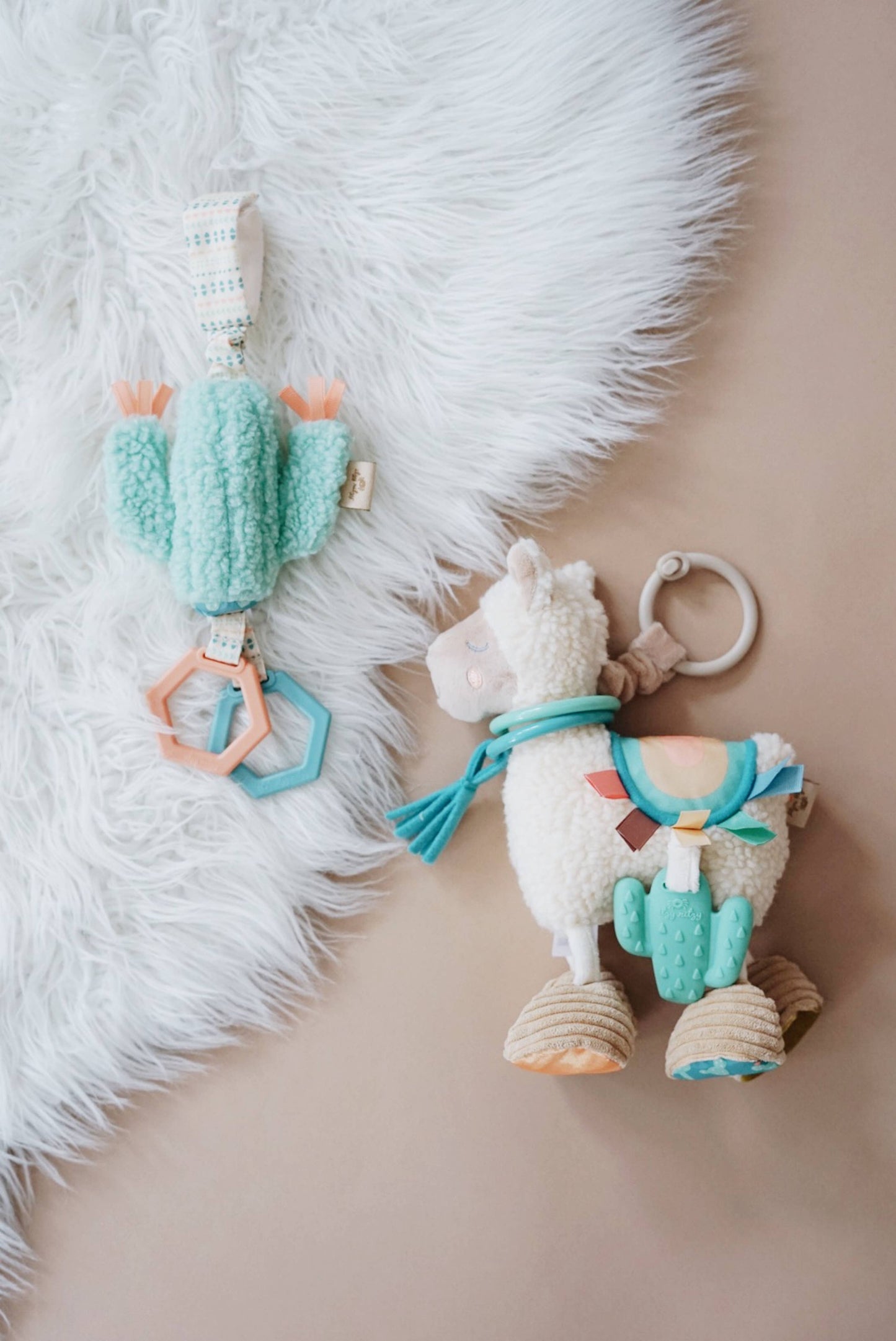 Itzy Ritzy - Itzy Friends Link & Love™ Activity Plush with Teether Toy