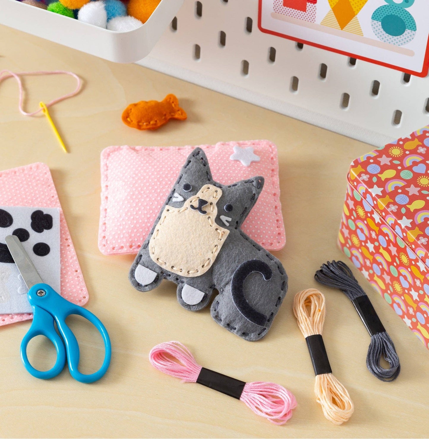 Chronicle Books - Mini Craft Kit: Pocket Pet Kitten