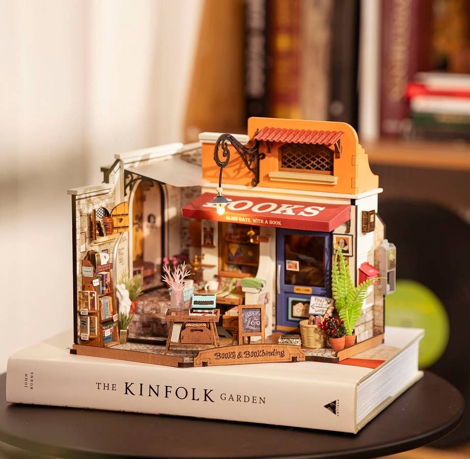 Robotime - DG164 Corner Bookstore Rolife DIY Miniature House Kit