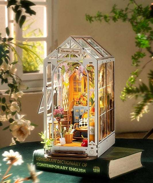 Robotime - TGB06 Garden House Rolife Book Nook Kit DIY Miniature