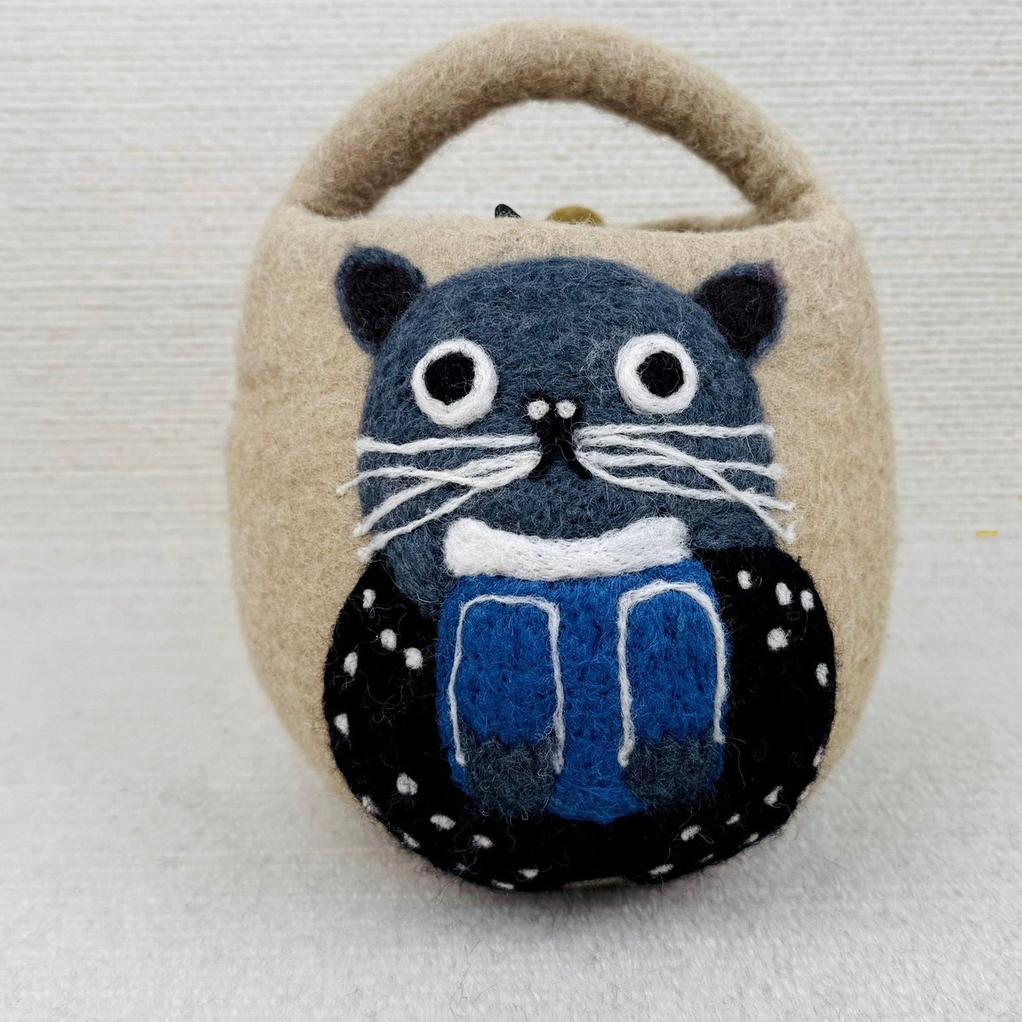Handmade wool felt bucket Cat bag