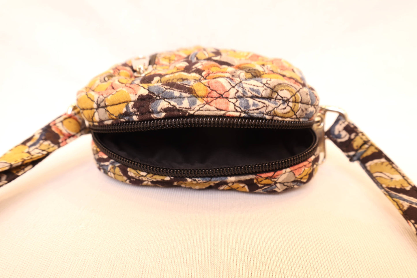 White Lotus Fashions - KK1164  Womens Crossbody Phone Bag - Black Flower