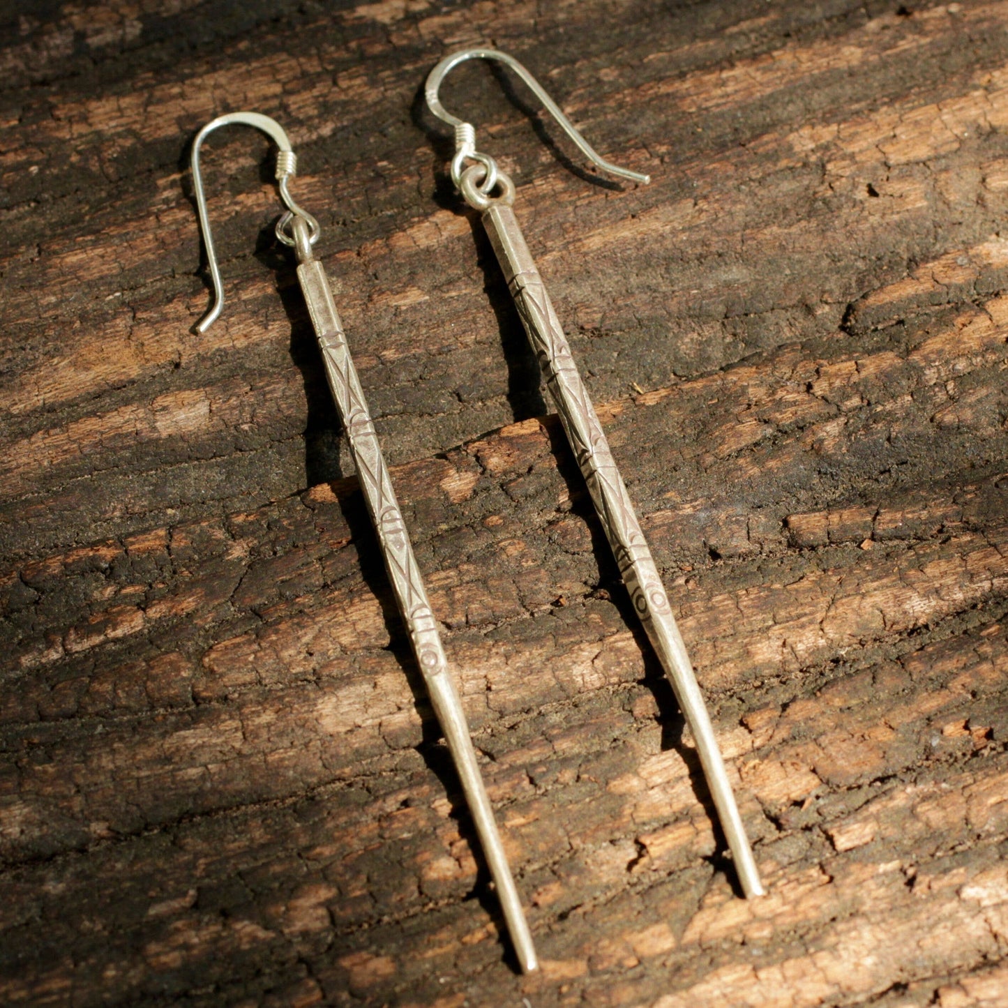 Baizaar - Hill Tribe Sterling Silver Etched Needle Earring