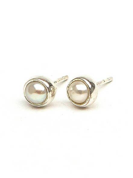 Fair Anita - Ethereal Pearl Studs