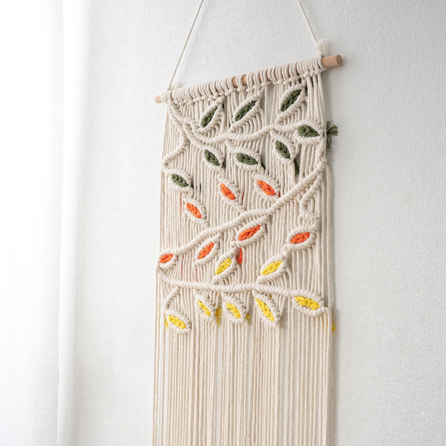 Hand-Woven Macrame Wall Hanging Tapestry Boho Crafts Art for Home Decor