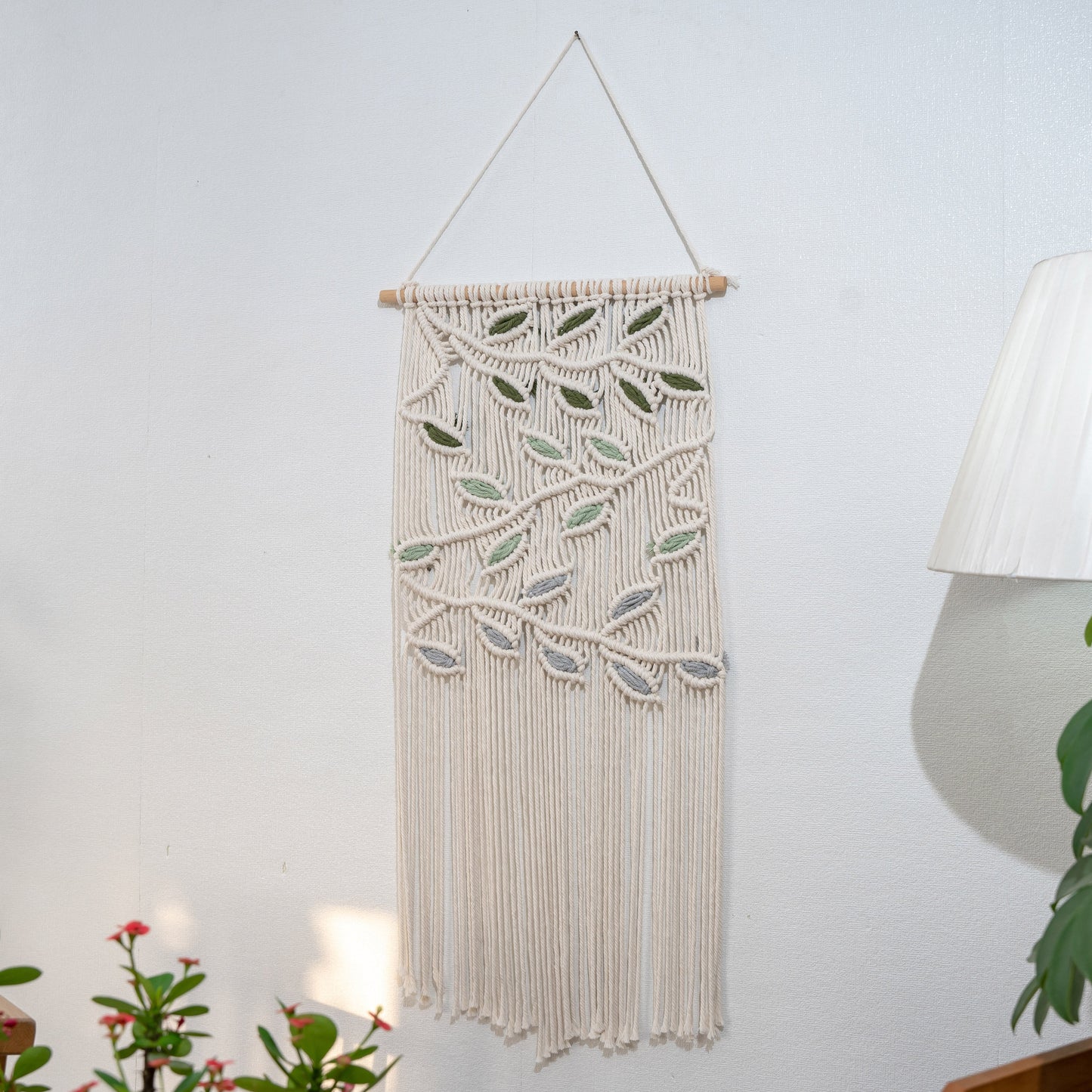 Hand-Woven Macrame Wall Hanging Tapestry Boho Crafts Art for Home Decor